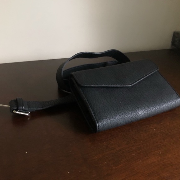 Belt Bag Fanny Pack - Vegan Leather - Picture 2 of 6